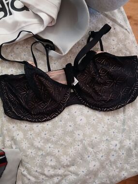 Auden Black Lace Underwire Bra with Nude Lining